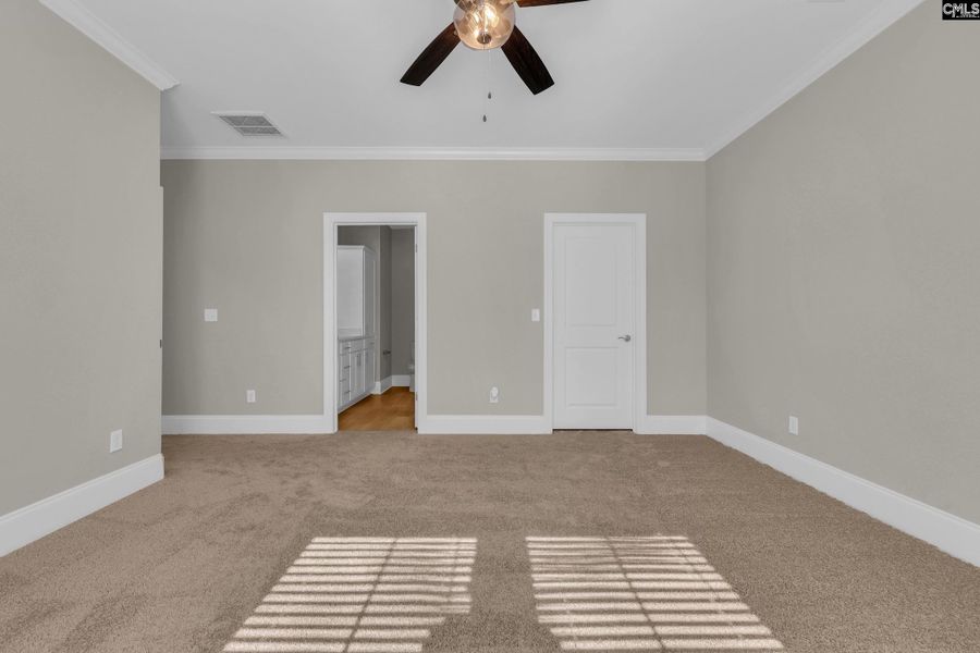 Spacious, unfurnished interior of a new home in Bickley Station, Irmo (Image 17).