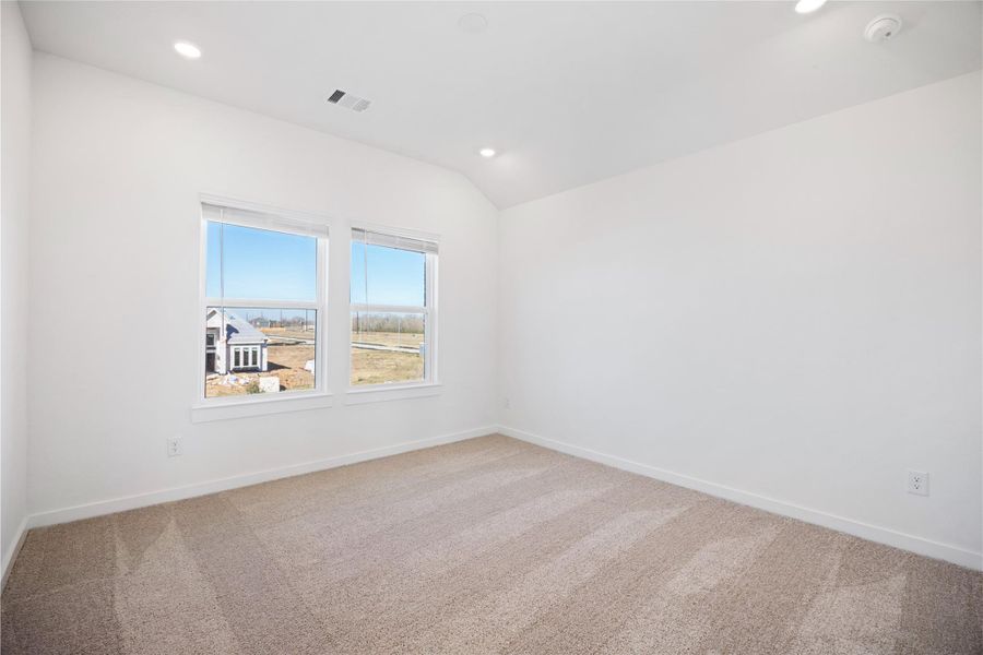 Spacious, unfurnished interior of a new home in , Manvel (Image 32).