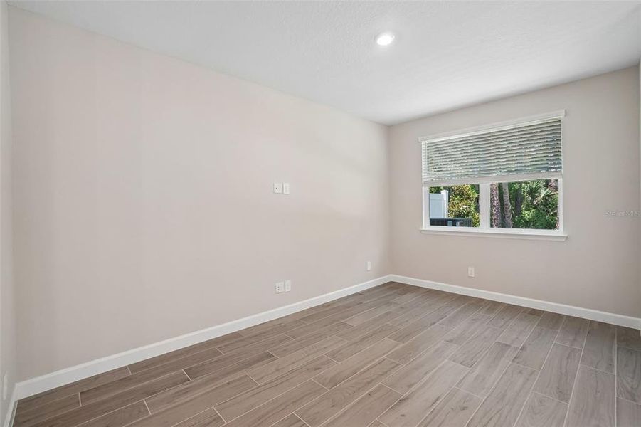 Spacious, unfurnished interior of a new home in , Tampa (Image 20).