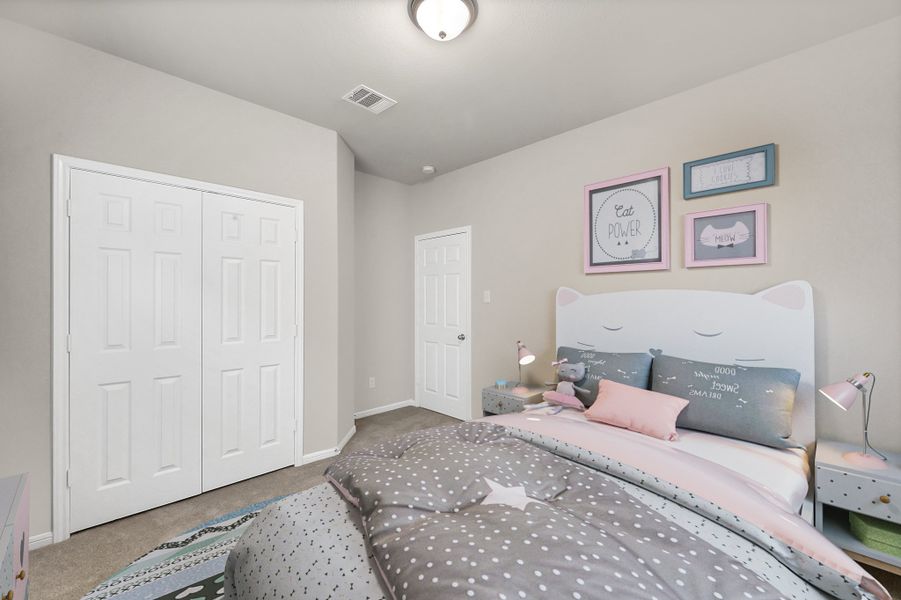 Representative furnished interior of a home built from the Floor Plan 1427 by Colina Homes in River Ranch, Dayton (Image 6).