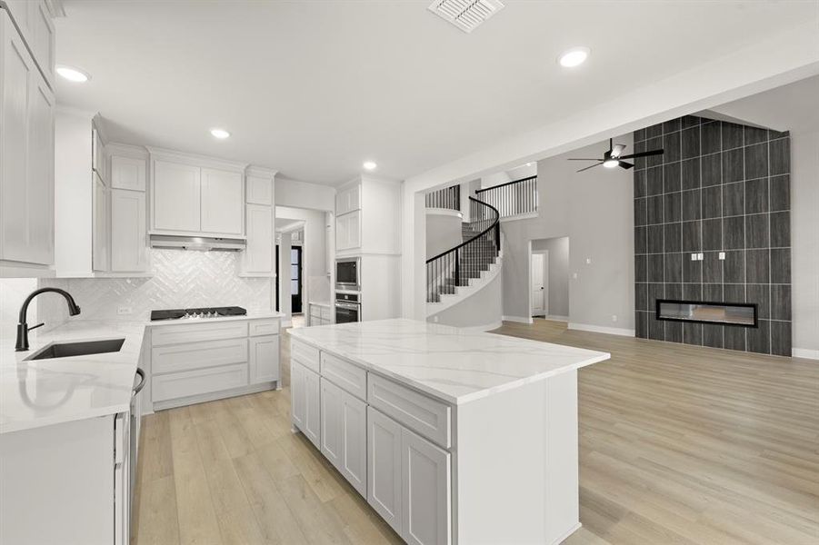 12. 932 Pilatus - Kitchen (3)