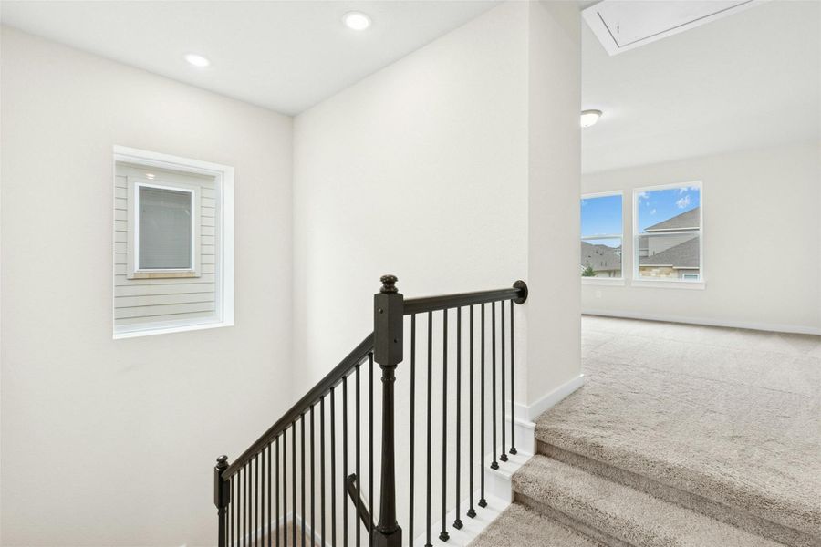Spacious, unfurnished interior of a new home in University Heights, Round Rock (Image 30).