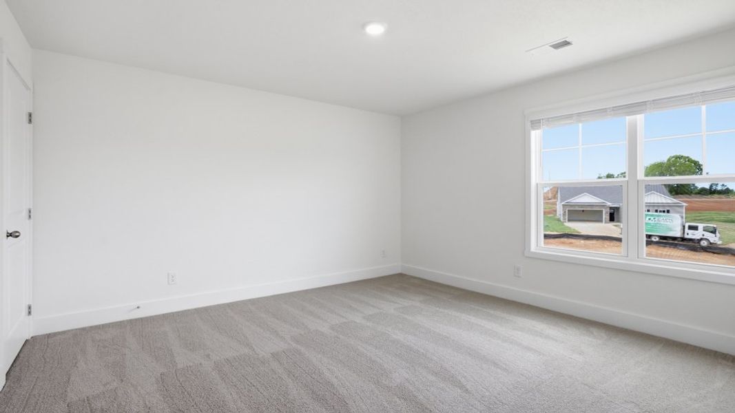 Spacious, unfurnished interior of a new home in Millstone Village, Morristown (Image 35).