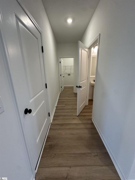 Spacious, unfurnished interior of a new home in Shiloh Trail, Wellford (Image 16).