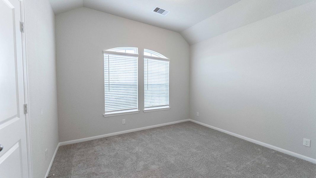 Spacious, unfurnished interior of a new home in Creekhaven, Rosharon (Image 14).