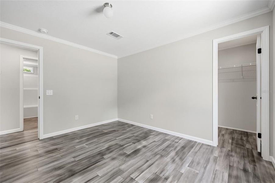 Spacious, unfurnished interior of a new home in , Fort White (Image 22).