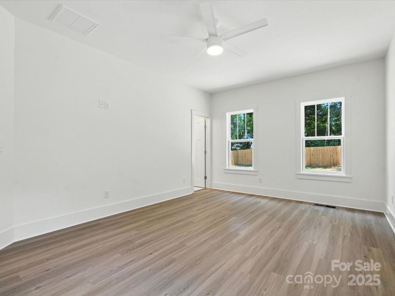 Spacious, unfurnished interior of a new home in , Charlotte (Image 23).
