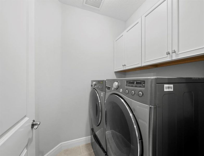 Close-up of interior finishes inside a home in , Sarasota (Image 19).