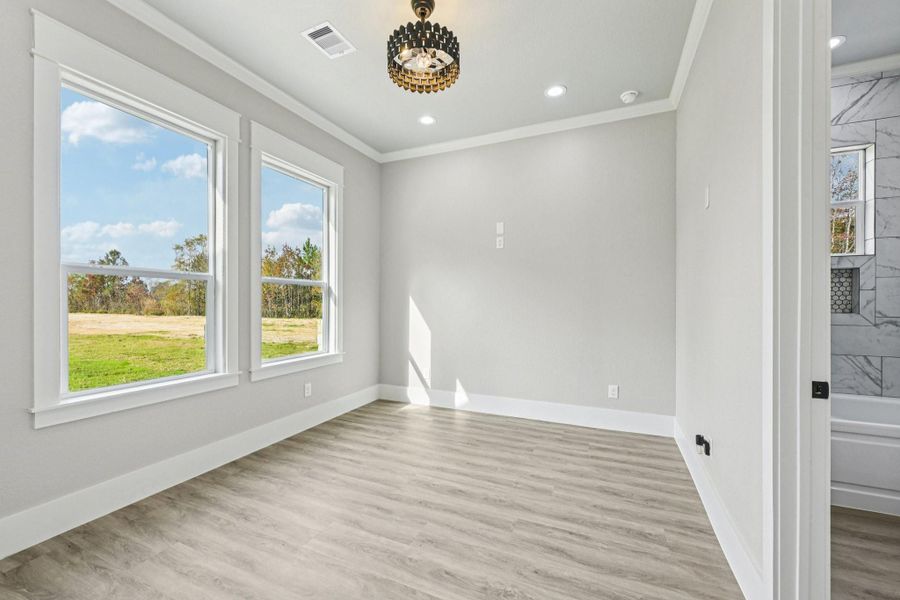 Spacious, unfurnished interior of a new home in , Dayton (Image 21).