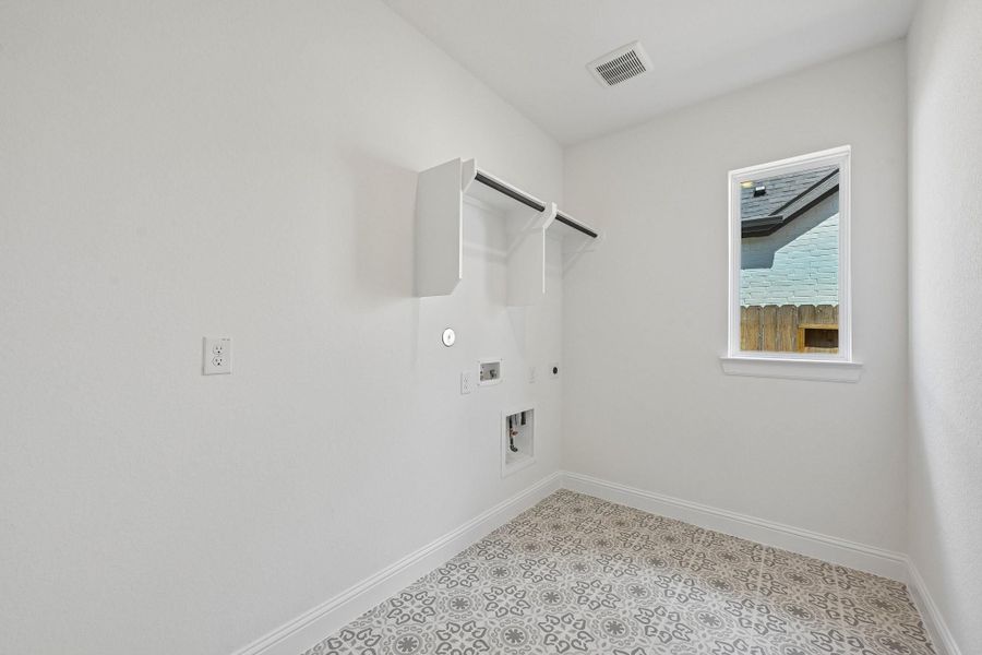 Spacious, unfurnished interior of a new home in Woodhavyn 50', Magnolia (Image 23).