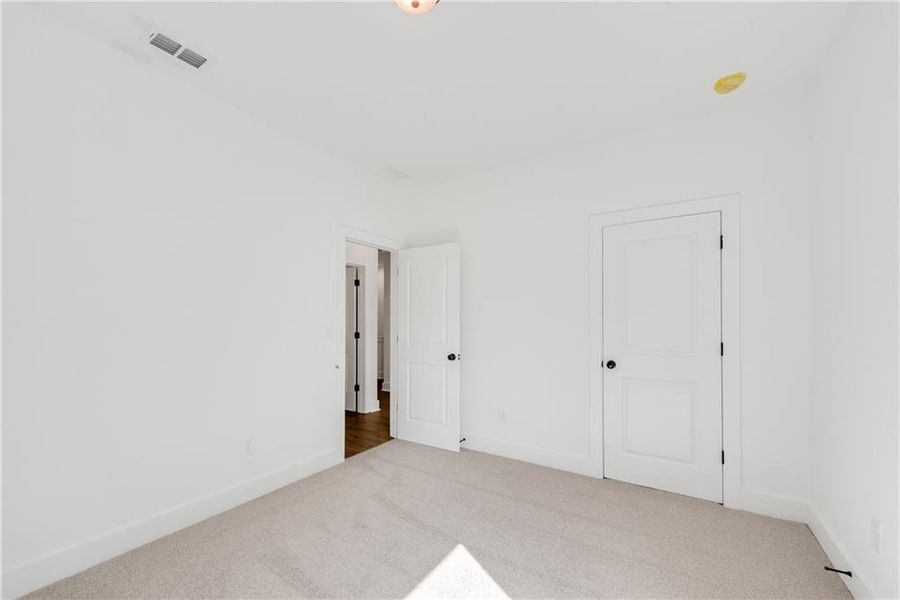 Spacious, unfurnished interior of a new home in , Suwanee (Image 23).