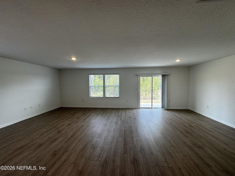 Spacious, unfurnished interior of a new home in , Jacksonville (Image 21).