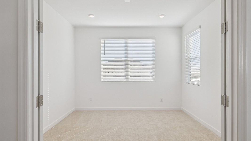 Spacious, unfurnished interior of a new home in Aloravita, Peoria (Image 24).