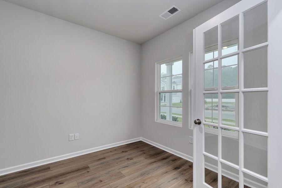 Spacious, unfurnished interior of a new home in Hainer Place, Conway (Image 20).