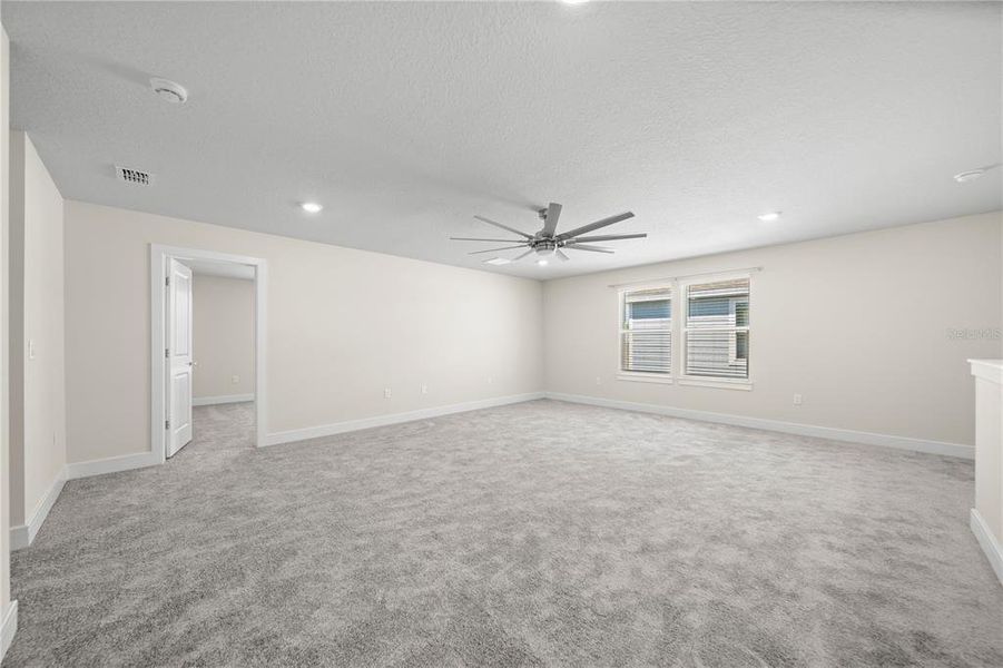 Spacious, unfurnished interior of a new home in Winding Meadows, Apopka (Image 29).