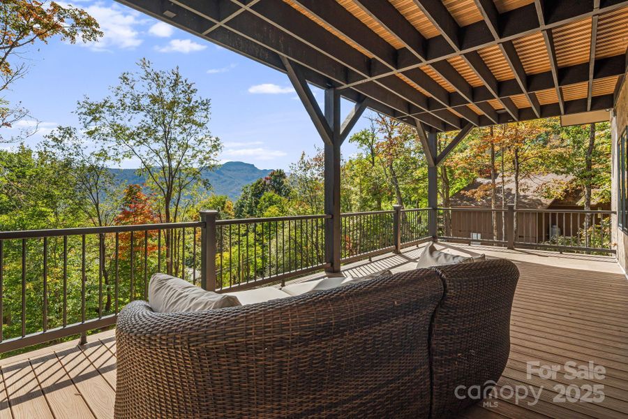 Exterior details and patio area of a home in , Seven Devils (Image 2).