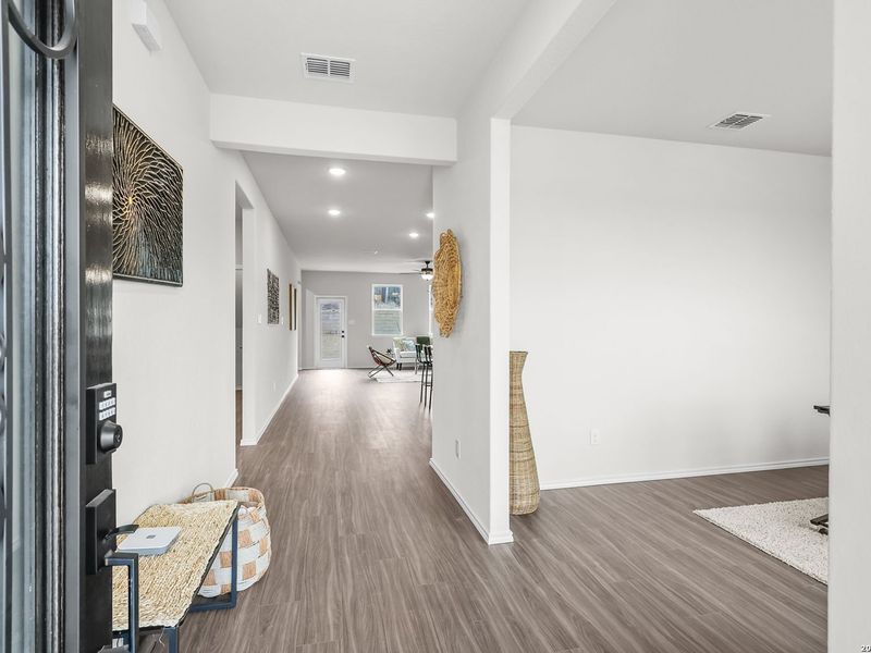 Image 41 of a home in Royal Crest.