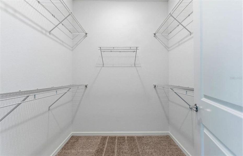 Spacious, unfurnished interior of a new home in Del Webb Stone Creek, Ocala (Image 13).