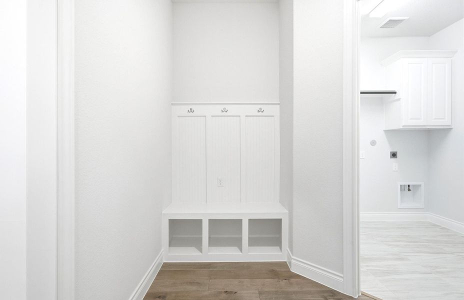 Spacious, unfurnished interior of a new home in Artavia 70′, Conroe (Image 34).