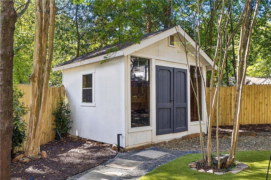 Exterior details and patio area of a home in , Atlanta (Image 29).