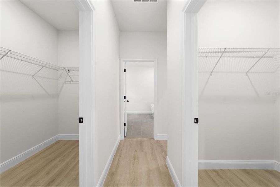 Spacious, unfurnished interior of a new home in , Citrus Springs (Image 28).