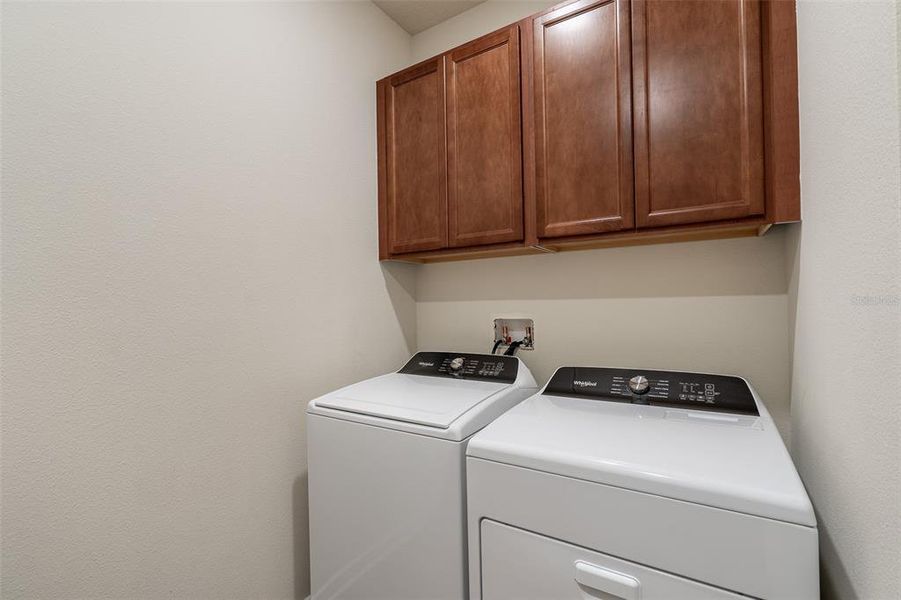 Close-up of interior finishes inside a home in Willow Ridge, Montverde (Image 16).