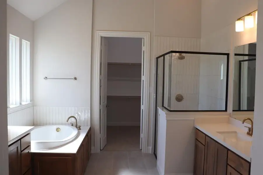 Furnished interior view inside a new home in Bull Hide Estates, Hewitt (Image 10).