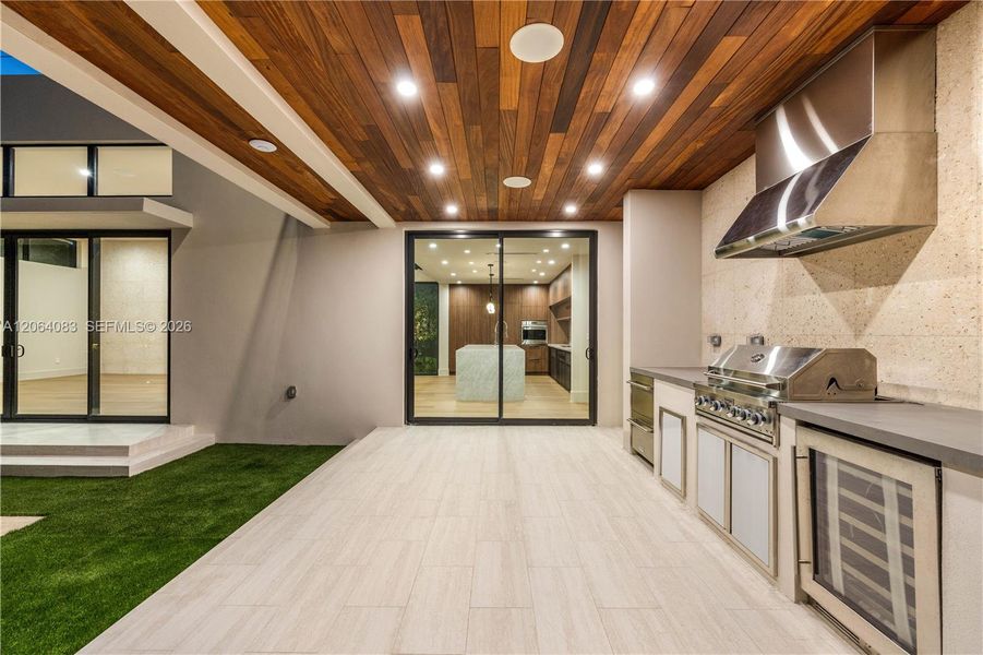 Exterior details and patio area of a home in , Miami (Image 16).