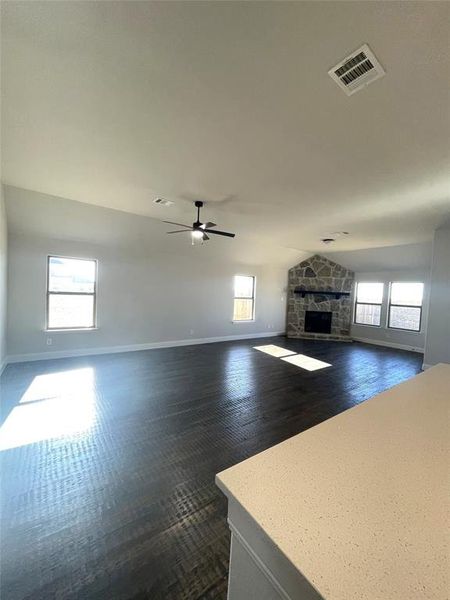 Spacious, unfurnished interior of a new home in Mercer Meadows, Royse City (Image 11).