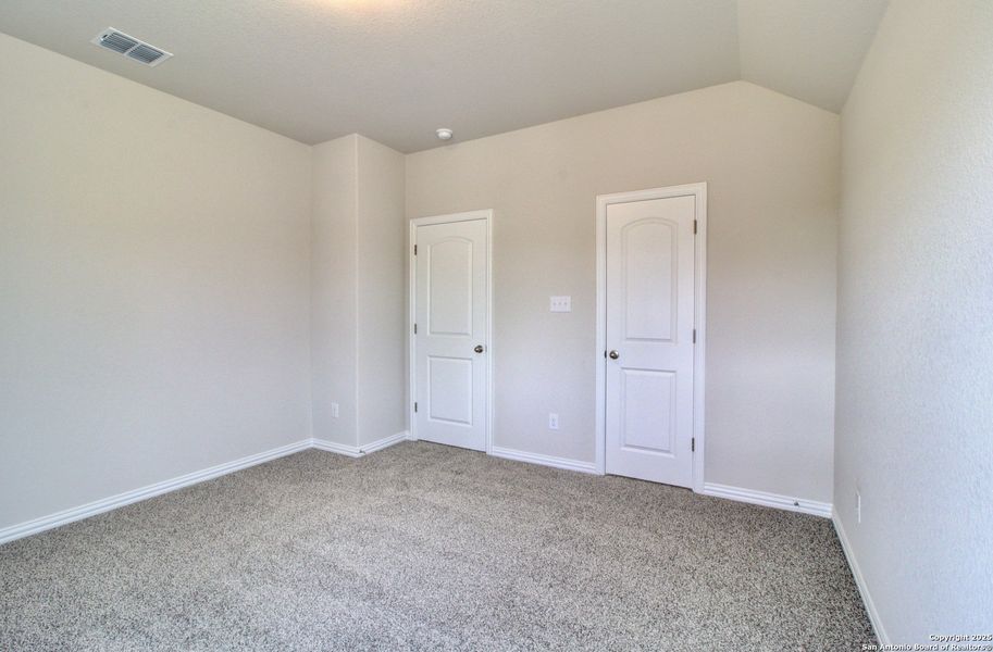 Spacious, unfurnished interior of a new home in Clear Creek, New Braunfels (Image 16). Spacious, unfurnished interior of a new home in Clear Creek, New Braunfels (Image 16).