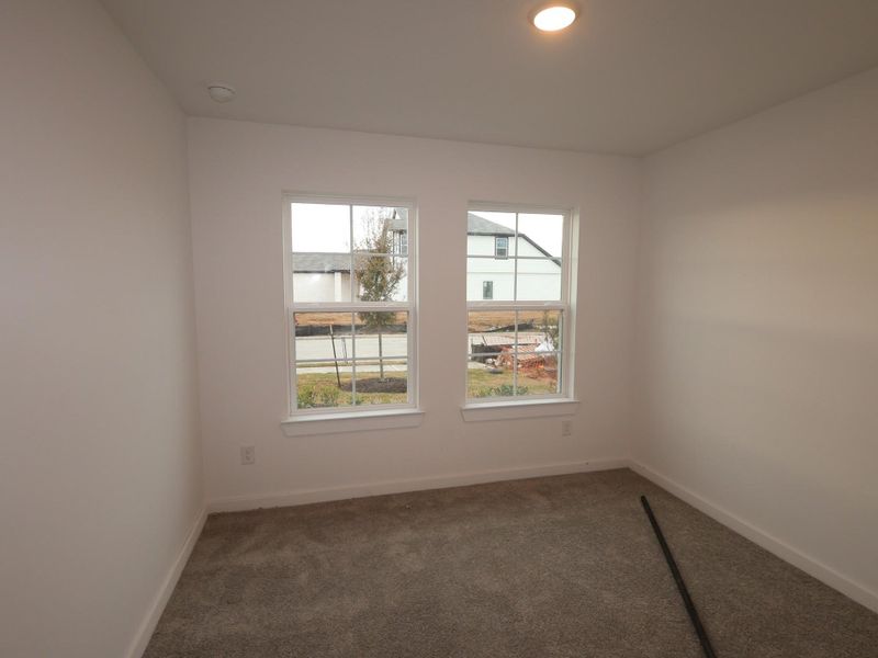 Spacious, unfurnished interior of a new home in Ambrose, La Marque (Image 9).