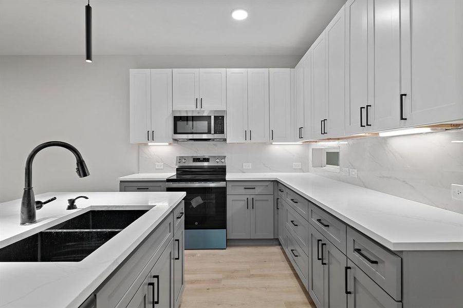 Furnished interior view inside a new home in , Rowlett (Image 13).