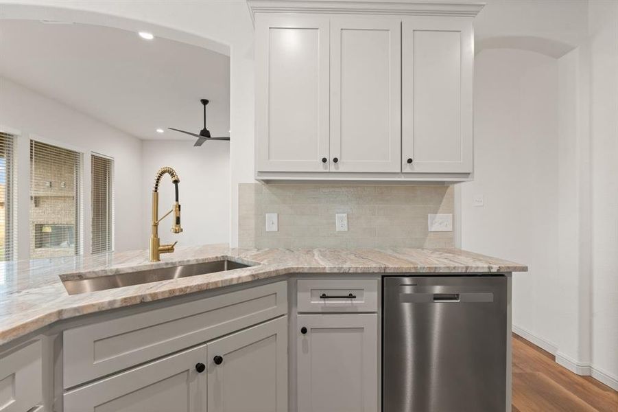 Image 29 of a home in .