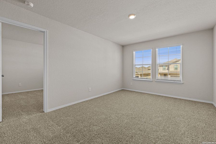 Spacious, unfurnished interior of a new home in Stonehill, San Antonio (Image 25).