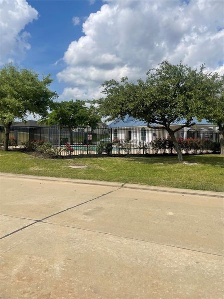 Community amenities in , Willis (Image 31).