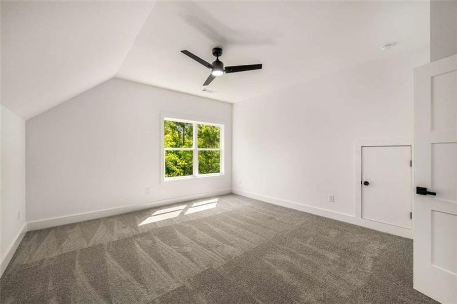 Spacious, unfurnished interior of a new home in , Jefferson (Image 22).