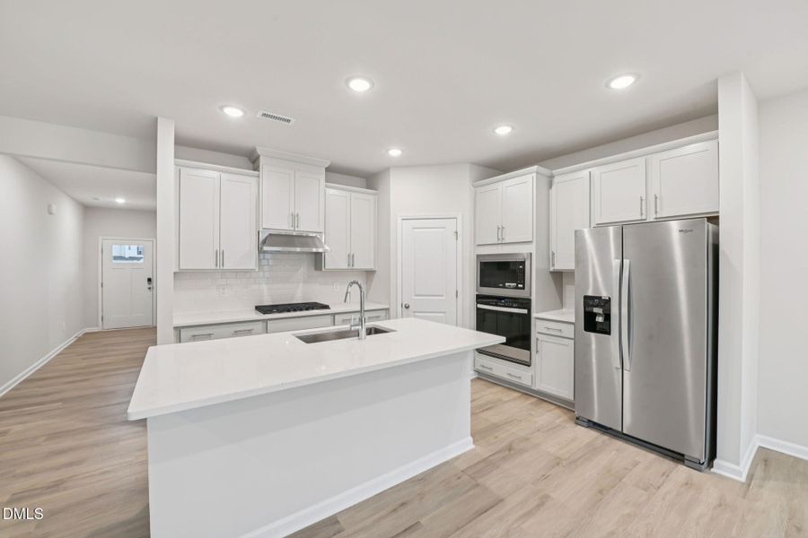 12-web-or-mls-Raleigh - Oak Manor - 133