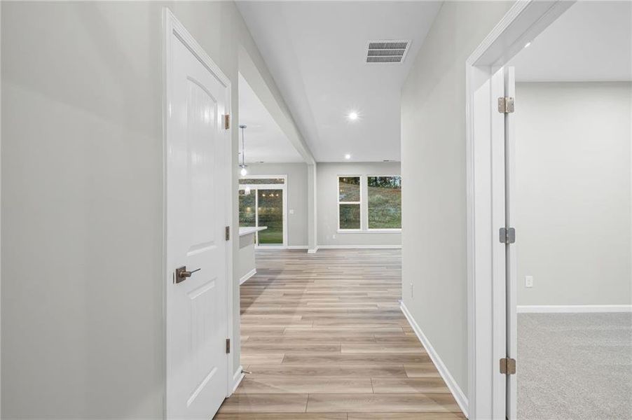 Spacious, unfurnished interior of a new home in Pickens Bluff, Hiram (Image 32).