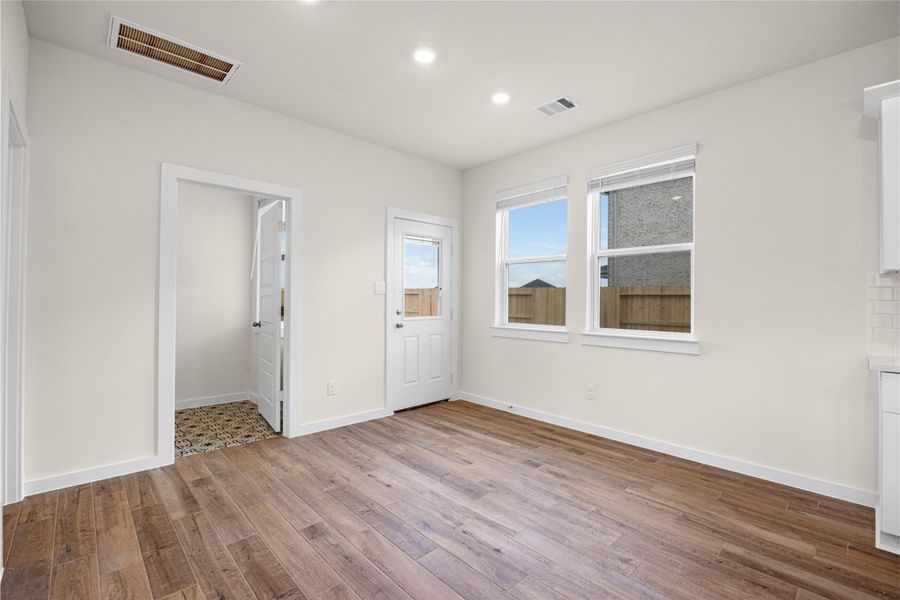 Spacious, unfurnished interior of a new home in Creekhaven, Iowa Colony (Image 18).