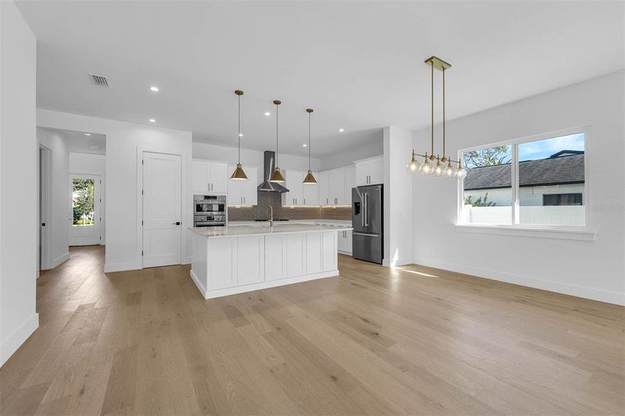 Furnished interior view inside a new home in , Orlando (Image 5).