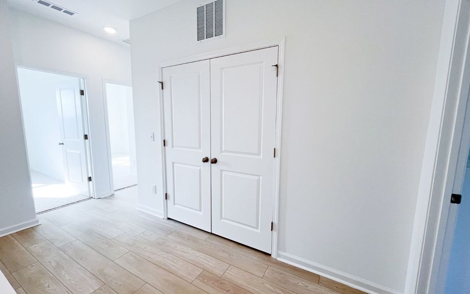 Spacious, unfurnished interior of a new home in Wendell Falls, Wendell (Image 12).