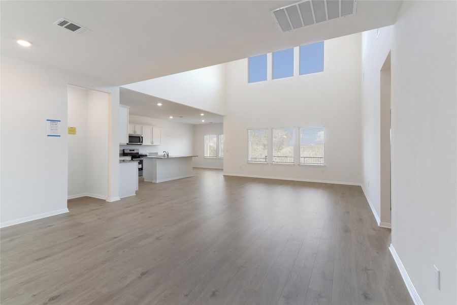 Spacious, unfurnished interior of a new home in Bar W Ranch, Leander (Image 21). Spacious, unfurnished interior of a new home in Bar W Ranch, Leander (Image 21).