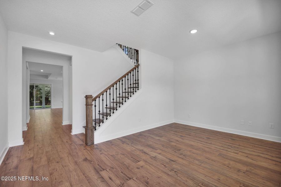 Spacious, unfurnished interior of a new home in Creighton Pointe, Fleming Island (Image 33).
