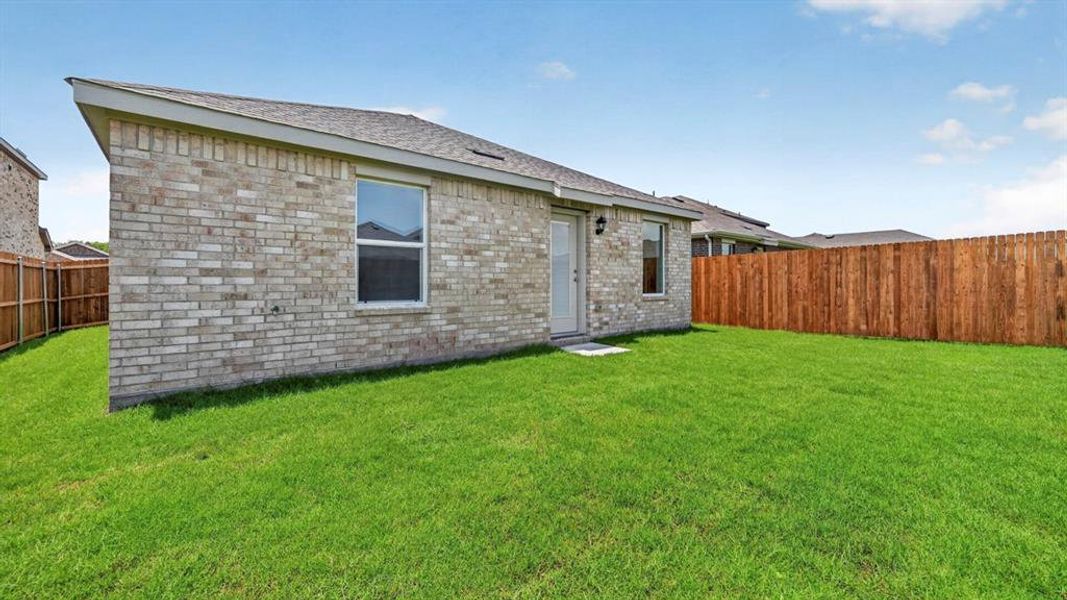 Exterior details and patio area of a home in Creekside Ranch, Blue Ridge (Image 7).