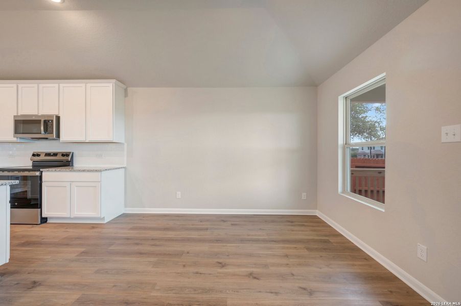 Spacious, unfurnished interior of a new home in Legacy Hills, San Antonio (Image 18).