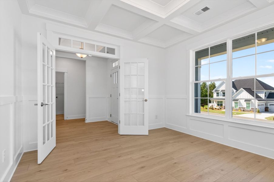 Spacious, unfurnished interior of a new home in Hancock Farms, Aiken (Image 12).