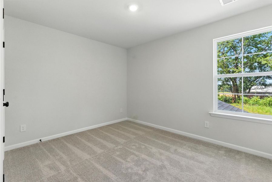 Spacious, unfurnished interior of a new home in Six Oaks, Summerville (Image 35).