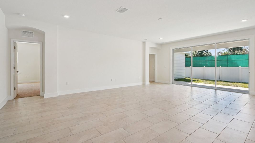 Representative unfurnished interior of a home built from the Hawthorne by D.R. Horton in Buchanan Trails, Newberry (Image 19).