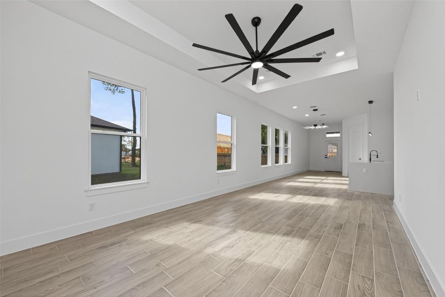 Spacious, unfurnished interior of a new home in , Dayton (Image 11).
