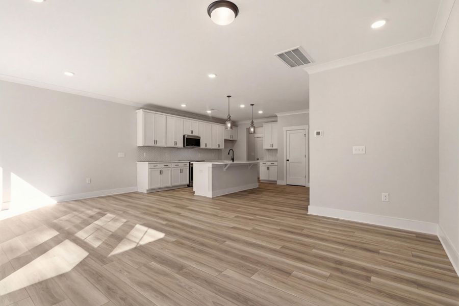 Spacious, unfurnished interior of a new home in Harbor Crossing, Greensboro (Image 22).